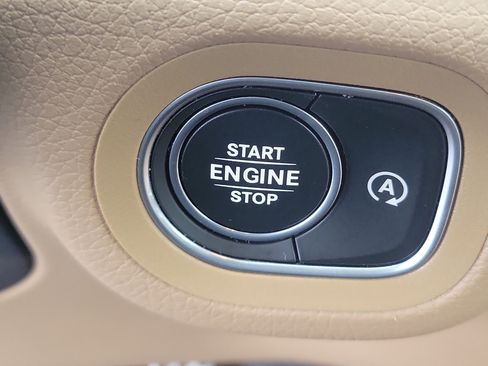 Used 2024 Mercedes-Benz GLS 450 4MATIC image 29