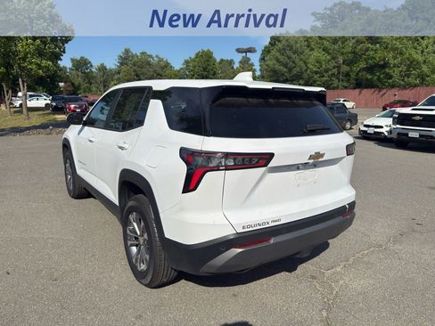 Used 2025 Chevrolet Equinox LT AWD/4WD image 4