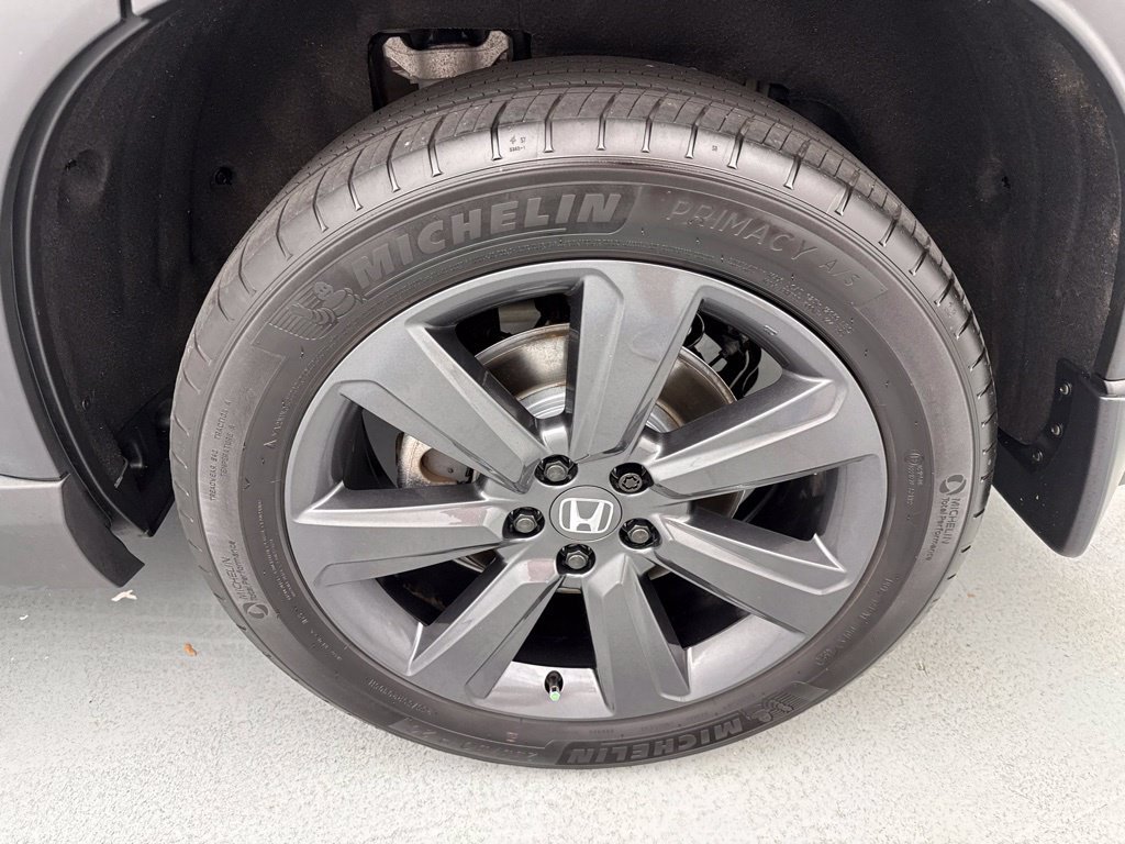Certified 2025 Honda Pilot Sport image 7