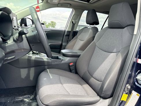 Used 2022 Toyota RAV4 XLE AWD/4WD image 11