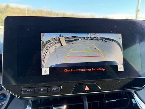 Certified 2023 Toyota Venza Nightshade image 20