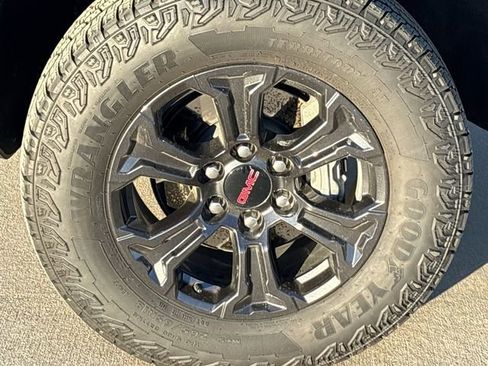 New 2025 GMC Canyon Elevation w/ Convenience Package RWD image 10