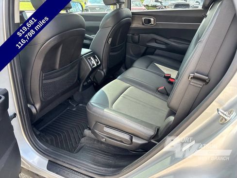Used 2022 Kia Sorento S w/ Panoramic Sunroof Package AWD/4WD image 21