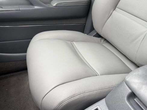 Used 1993 Toyota Land Cruiser Base AWD 4dr SUV image 47