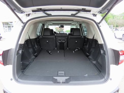 New 2025 Honda Pilot Touring image 11