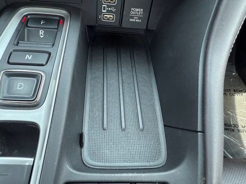 Used 2019 Honda Insight Touring image 23