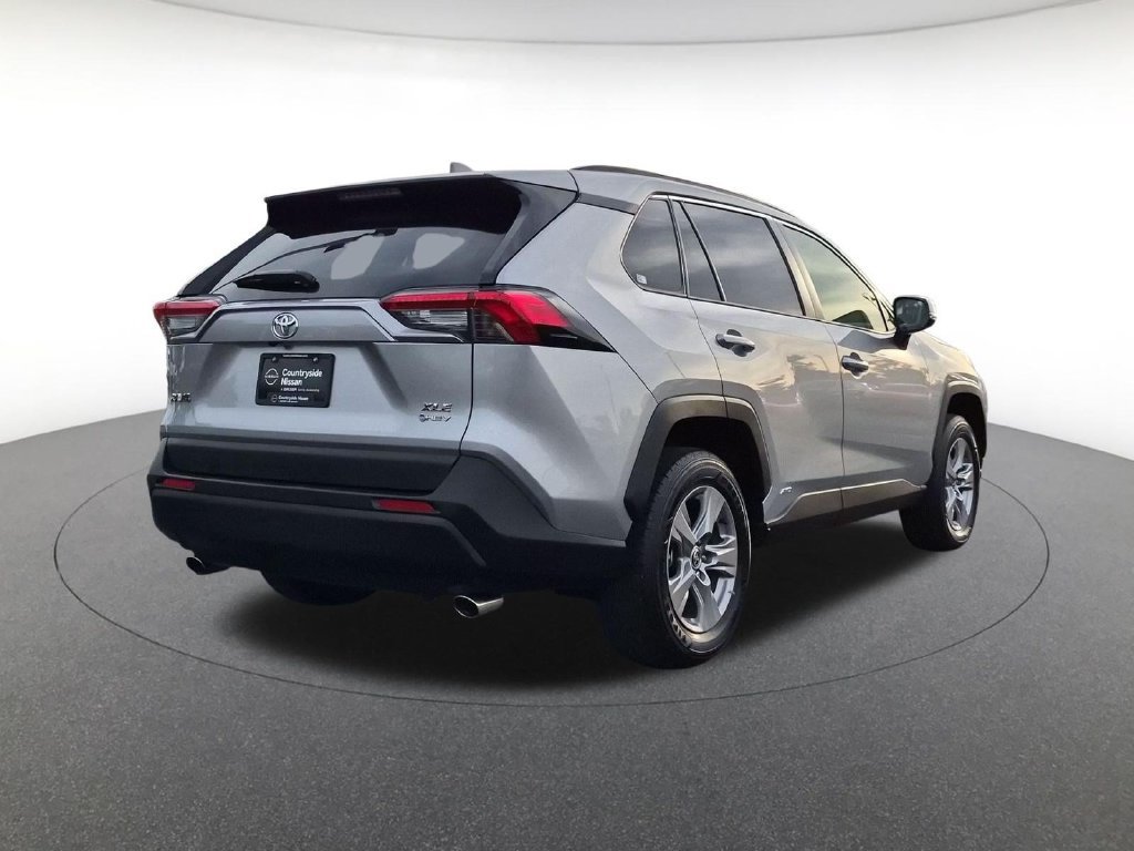 Used 2025 Toyota RAV4 XLE AWD/4WD image 5