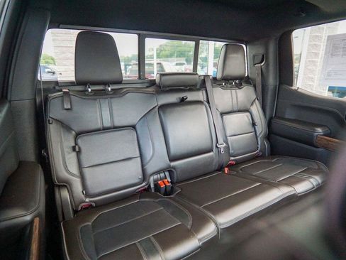 Used 2019 Chevrolet Silverado 1500 High Country w/ Technology Package AWD/4WD image 38