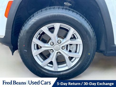 Used 2022 Jeep Grand Cherokee L Limited AWD/4WD image 34