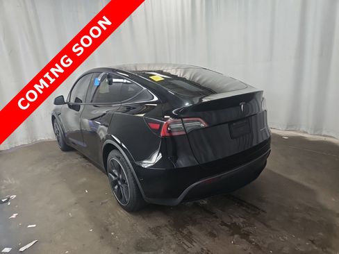 Used 2021 Tesla Model Y Long Range AWD/4WD image 3