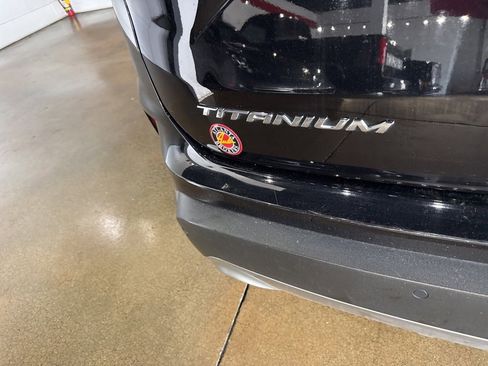 Used 2022 Ford Edge Titanium w/ Equipment Group 301A image 19