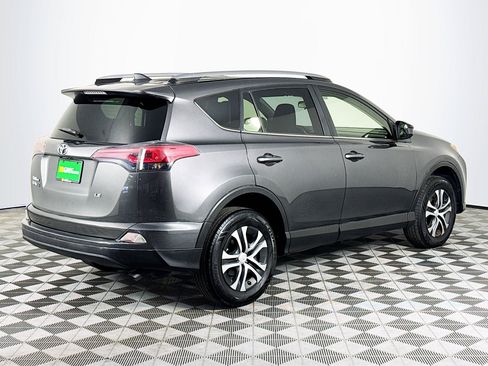 Used 2017 Toyota RAV4 LE FWD image 8