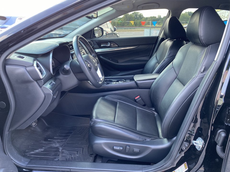 Used 2021 Nissan Maxima 3.5 SV w/ Floor Mat Group FWD image 9