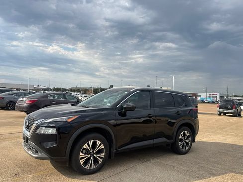 Used 2023 Nissan Rogue SV w/ SV Premium B Package FWD image 9