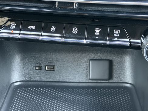Used 2024 Chevrolet Traverse LS w/ Midnight/Sport Edition FWD image 21