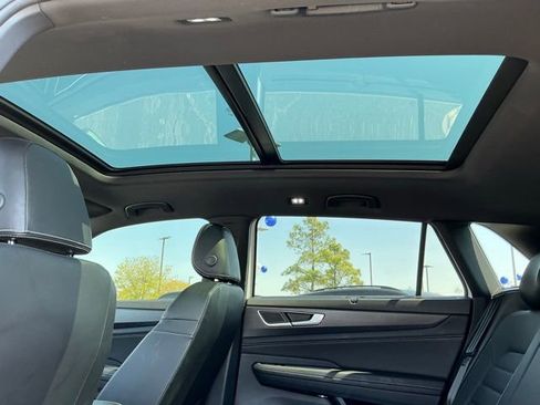 Used 2024 Volkswagen Atlas Cross Sport SEL R-Line image 21