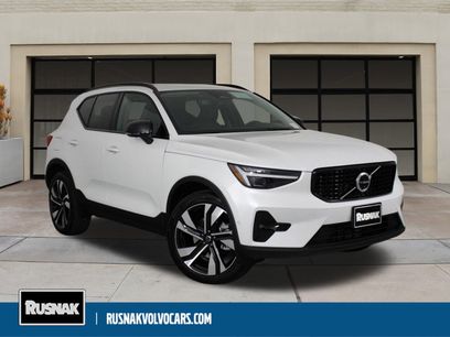 New 2026 Volvo XC40 B5 Ultra w/ Climate Package