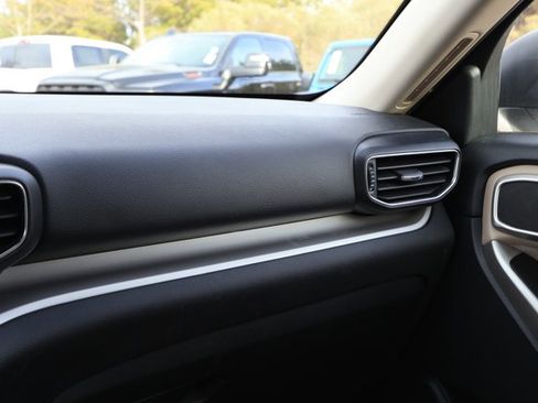 Used 2023 Ford Explorer XLT w/ Equipment Group 202A image 26