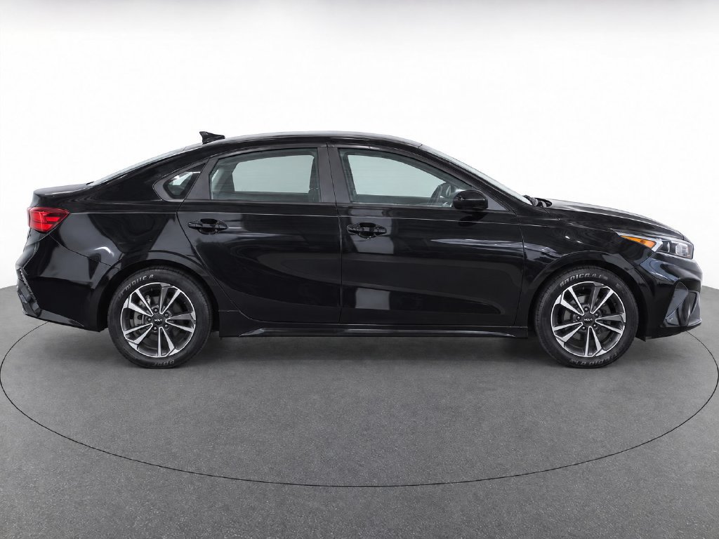 Used 2023 Kia Forte LXS FWD image 10