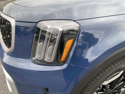 Used 2025 Kia Telluride EX w/ EX Captain's Chair Package FWD image 9