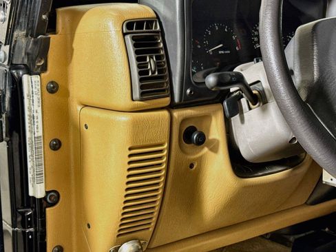 Used 1997 Jeep Wrangler SE AWD/4WD image 8