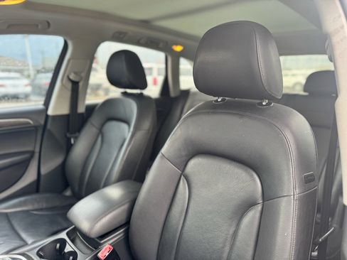 Used 2017 Audi Q5 2.0T Premium Plus w/ Technology Package image 30