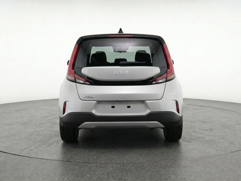 Used 2025 Kia Soul LX w/ LX Technology Package FWD image 7