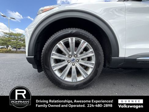 Used 2021 Ford Explorer Limited w/ Equipment Group 301A AWD/4WD image 12