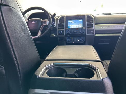 Used 2017 Ford F250 Lariat w/ Lariat Ultimate Package image 30