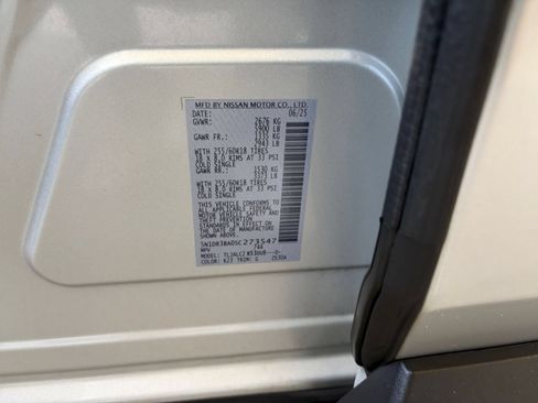 Used 2025 Nissan Pathfinder SV FWD image 31