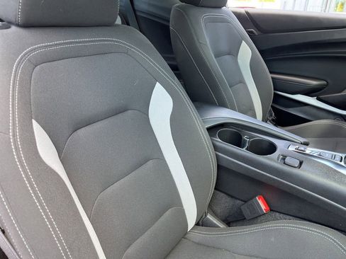 Used 2020 Chevrolet Camaro LS RWD image 33