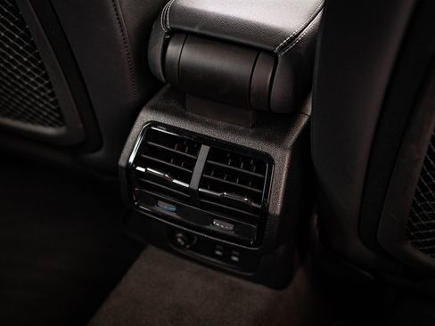 Used 2024 Audi Q3 2.0T Premium image 36