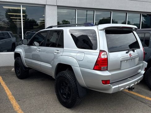 Used 2004 Toyota 4Runner SR5 AWD/4WD image 2