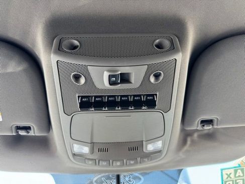 Used 2017 Ford F250 Lariat w/ Chrome Package image 27