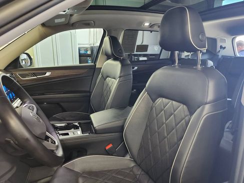 Certified 2024 Volkswagen Atlas SEL Premium R-Line AWD/4WD image 9