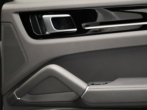 Used 2023 Porsche Cayenne image 53