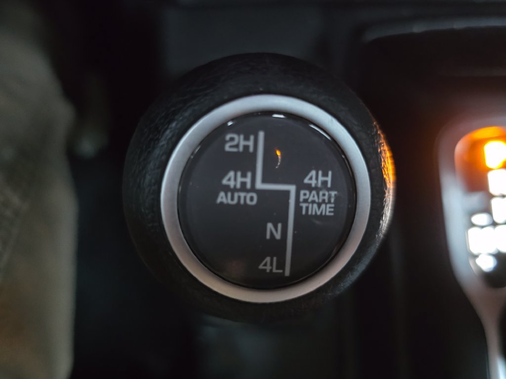 Used 2024 Jeep Wrangler Unlimited Sahara AWD/4WD image 30