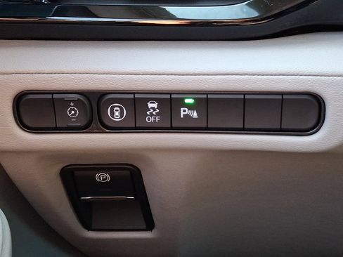 Certified 2023 Acura MDX w/ Technology Package image 25