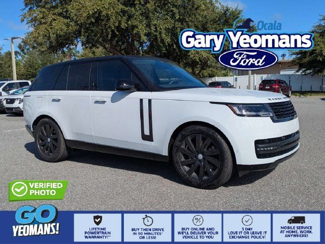 Used 2025 Land Rover Range Rover SE AWD/4WD image 1