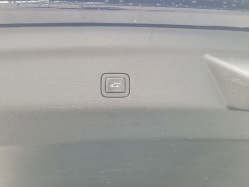 Used 2025 Chevrolet Tahoe LT AWD/4WD image 17