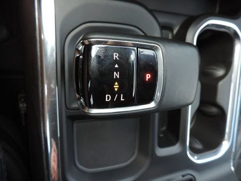 Used 2023 Chevrolet Silverado 1500 LTZ w/ LTZ Convenience Package II AWD/4WD image 31
