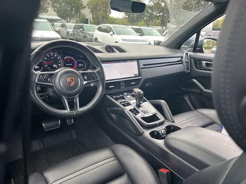 Used 2019 Porsche Cayenne S image 7