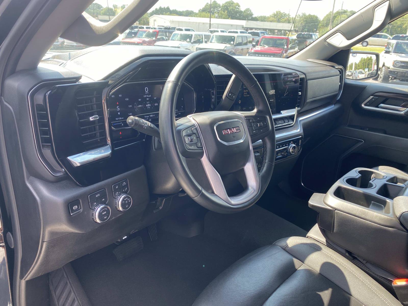 Used 2025 GMC Sierra 1500 SLT AWD/4WD image 21