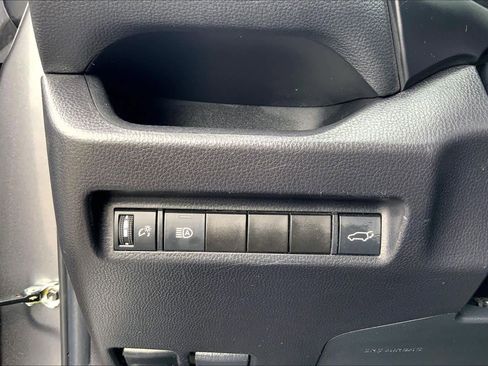 Used 2021 Toyota RAV4 XLE Premium FWD image 33