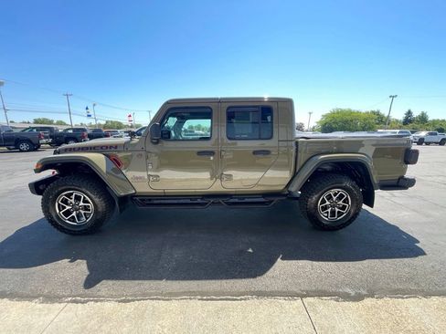 Used 2025 Jeep Gladiator Rubicon AWD/4WD image 6