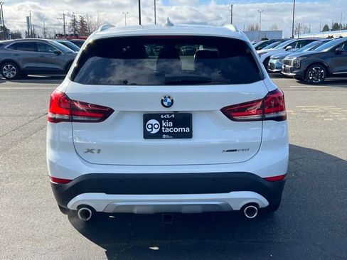 Used 2021 BMW X1 xDrive28i w/ Premium Package image 10