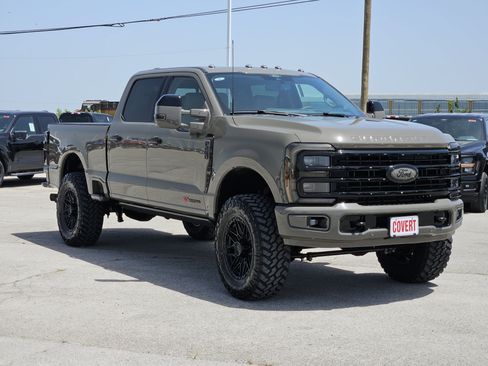 New 2026 Ford F250 Platinum w/ Platinum Plus Package AWD/4WD image 2