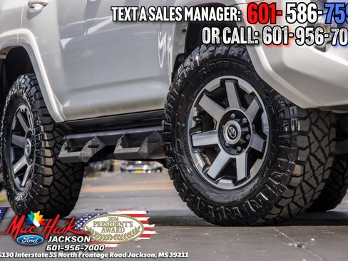 Used 2020 Toyota 4Runner TRD Off-Road AWD/4WD image 2
