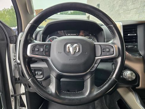 Used 2022 RAM 1500 Laramie AWD/4WD image 19