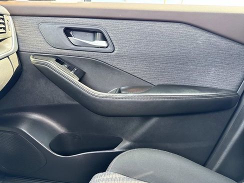 Certified 2023 Nissan Rogue SV image 23